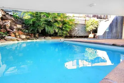Monterey Lodge Unit 10, 27 Warne Terrace. Kings Beach