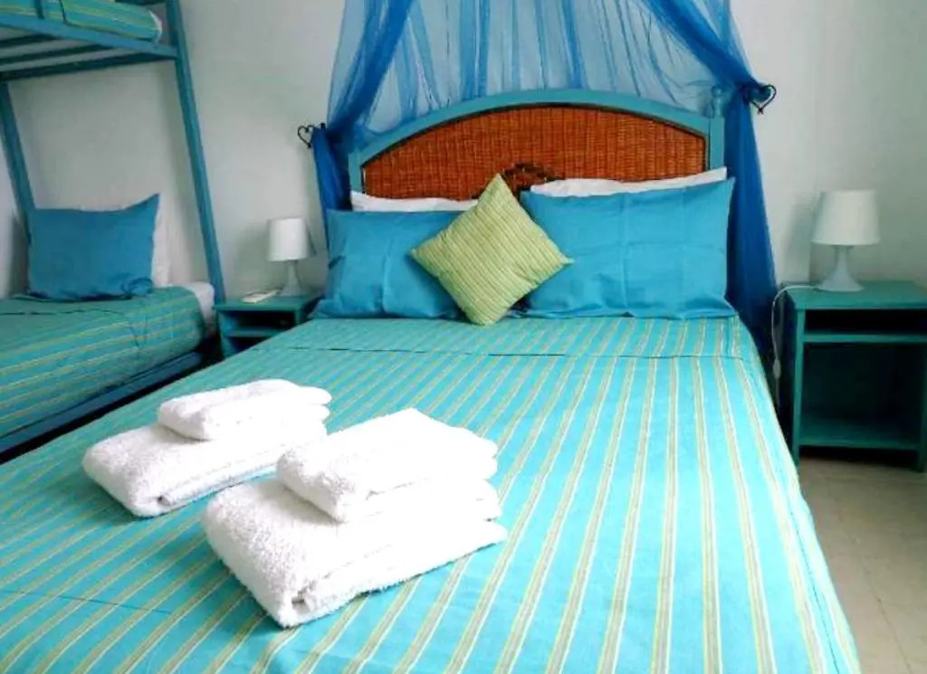 3 bedrooms appartement at Grand Baie 300 m away from the beach with shared pool enclosed garden and wifi