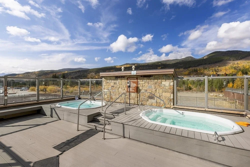 2767 Slopeside Condo by RedAwning