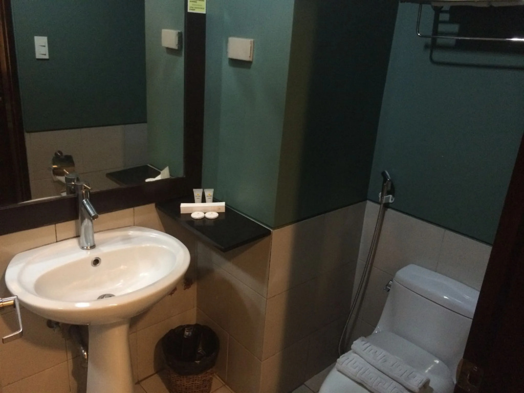 Baguio Burnham Suites Hotel