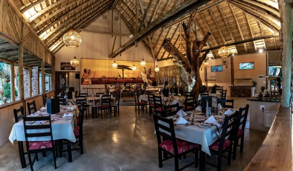 Gooderson Dumazulu Lodge & Traditional Village
