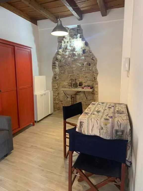 S236 - Sirolo, monolocale nei vicoli