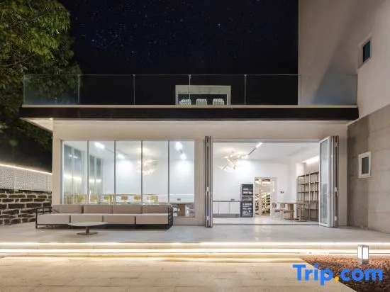 Yi'an jiujianhai Homestay (Weizhou Island Colorful Beach Branch)