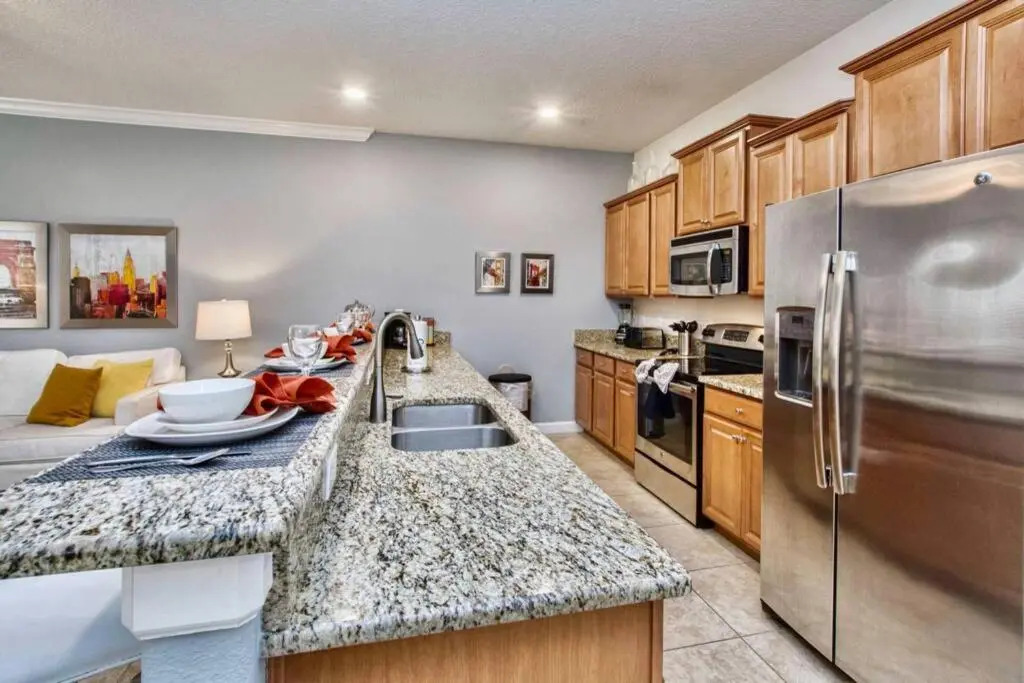 ORLANDO-DISNEY - ENTIRE HOME - 4BD, 3 Baths, WiFi, Private Pool