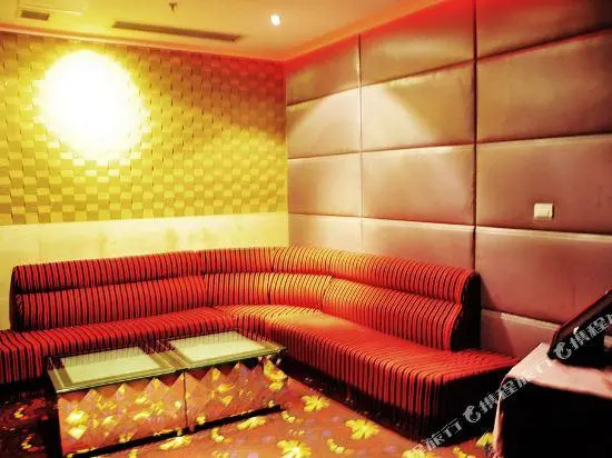 Xiuquanyingyue Hot Spring Garden Hotel