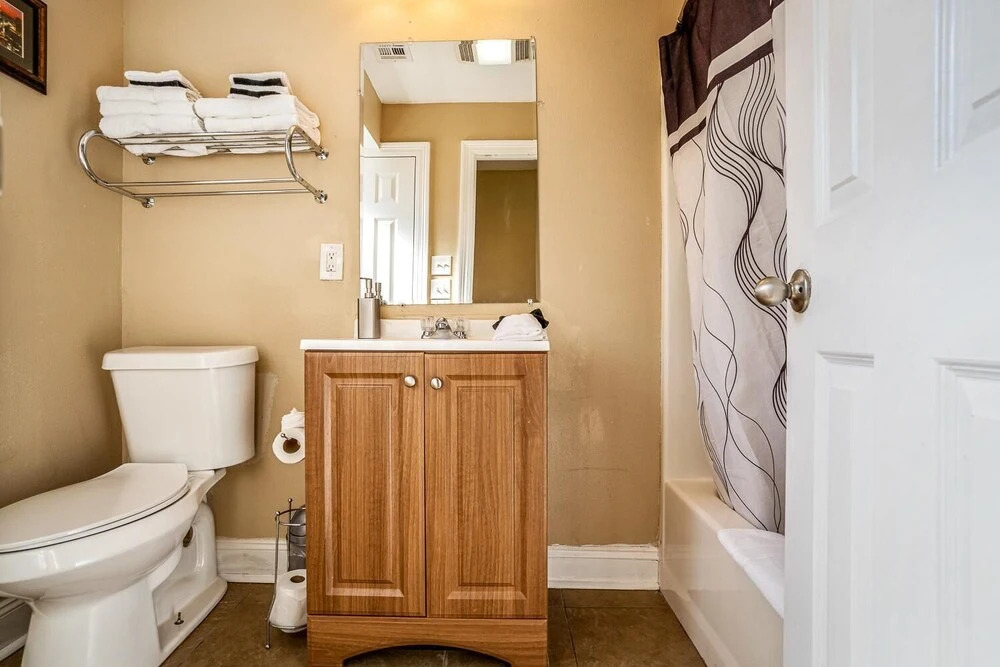 Lasalle 1b/2b · Centrally Located Gated Units Great for Groups!