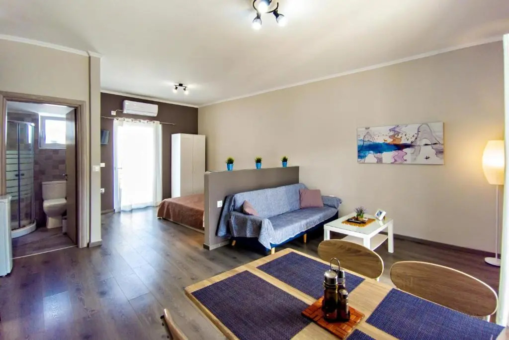 Maria's modern studio 5min from beach