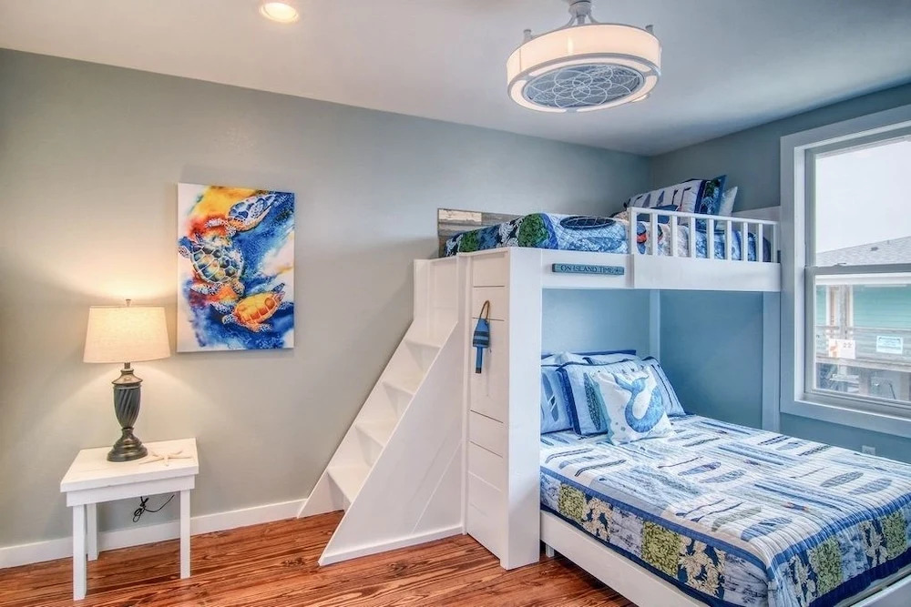 Beach Bear Lodge Unit 1 4 Bedrooms 3.5 Bathrooms Home