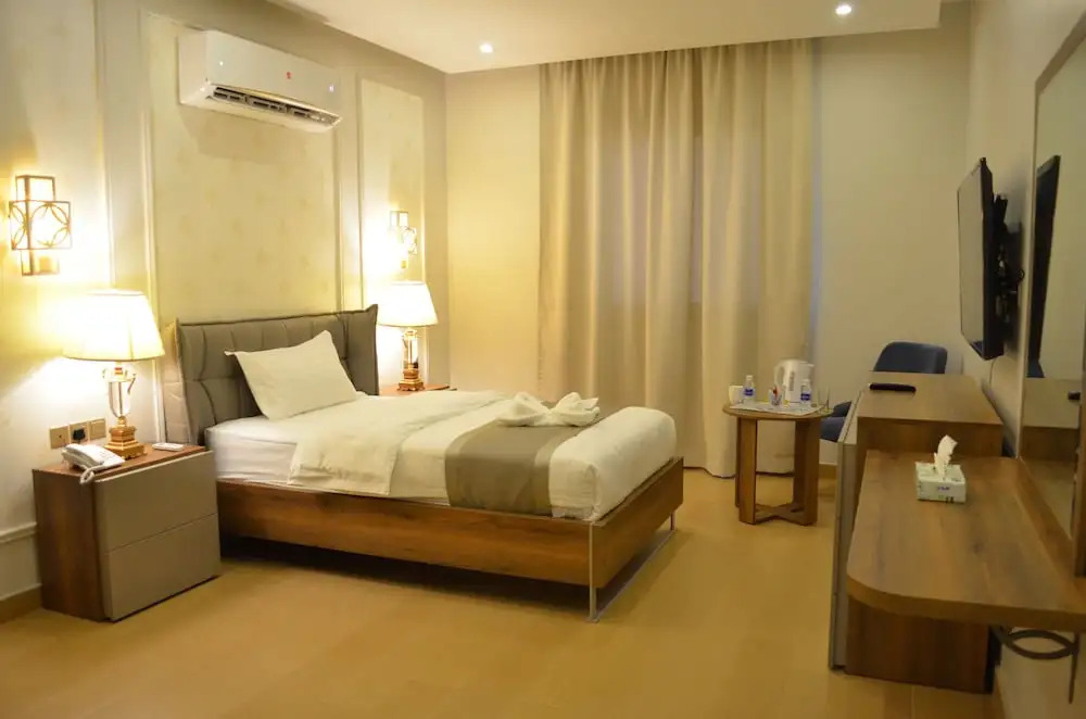 Larissa Suites