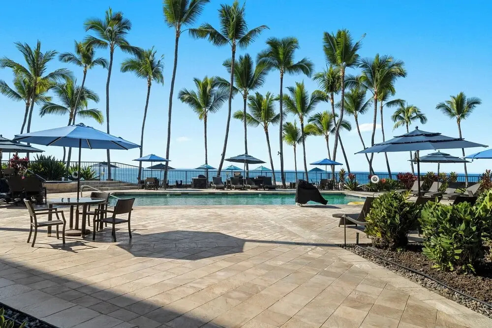 Oceanfront Island Living - Beautiful Kona Condo for Extended Stays - Vrkcv