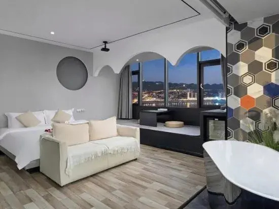 Cloud 51·High-altitude Quanjiang View Hotel (Chongqing Jiefangbei Cloud Eye)