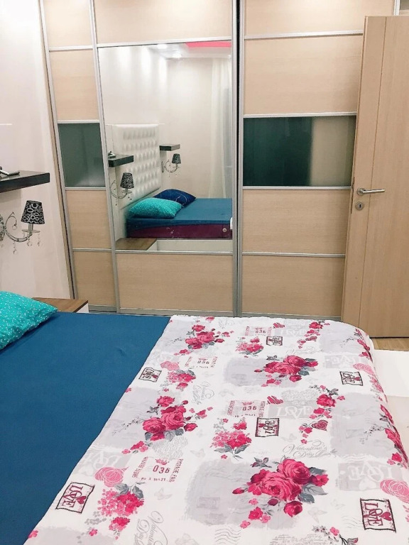 Safe Secure 3 bedroom top floor flat