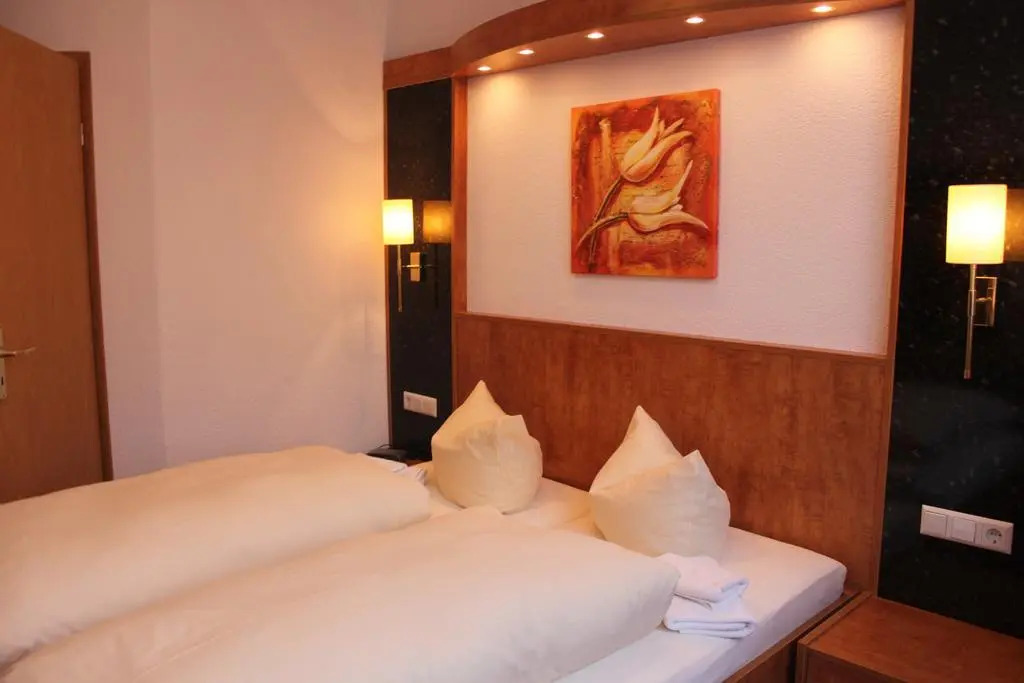 AaRa Hotel