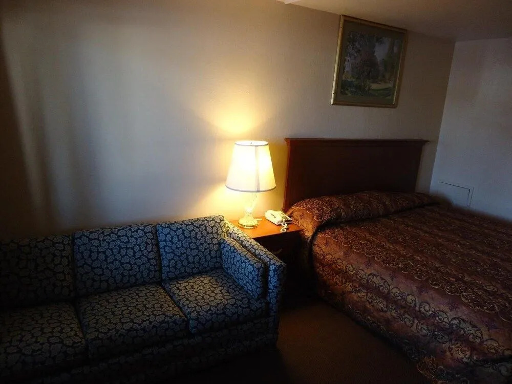 Canadiana Motel