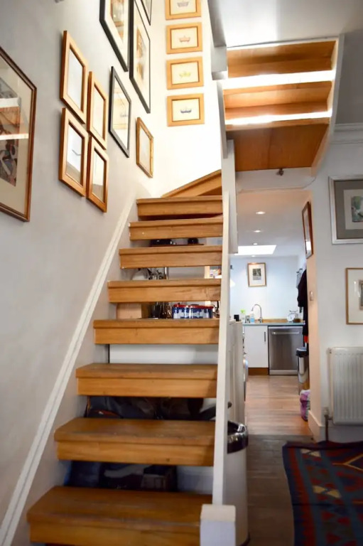 3 Bedroom Cottage in Kensington Sleeps 6