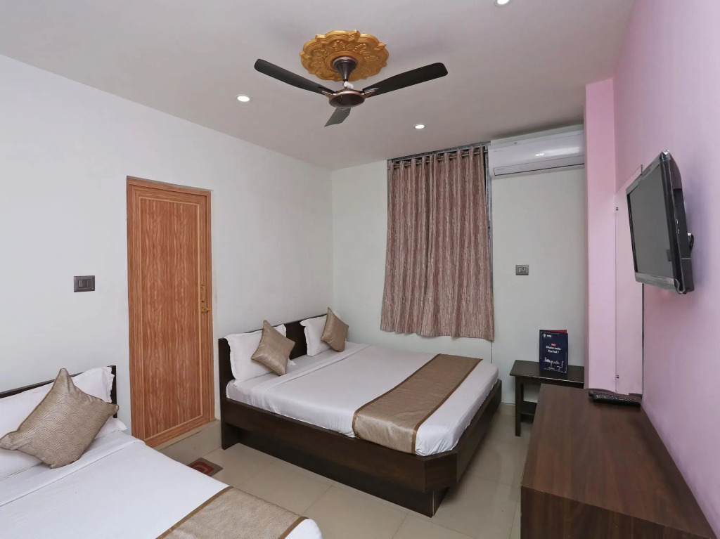 OYO 13265 Aashray Guest House