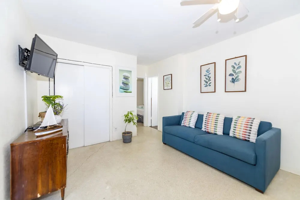 Tropic Isle Hotel & Apartment