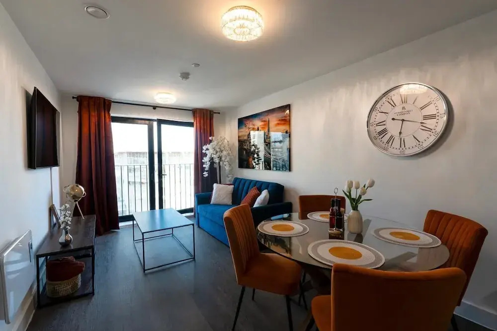 Luxe I Penthouse I Balcony I City Views I Parking I Liverpool City Center I