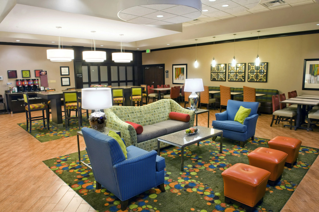 Hampton Inn Evansville Airport