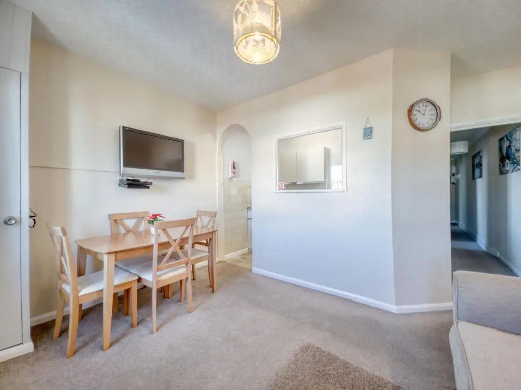 Apartment 3 - 2 Bedroom town views