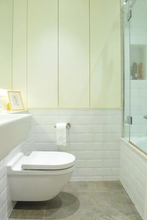 Modern 1 Bedroom Apartment in Victoria