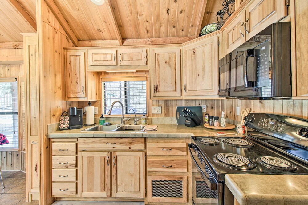 Lakeside Cabin with Fire Pit about 4 Mi to Show Low Lake