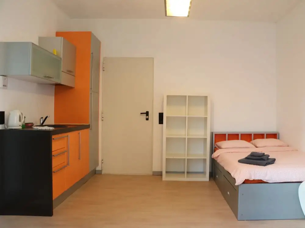 GuestHouse University by LR - self check in