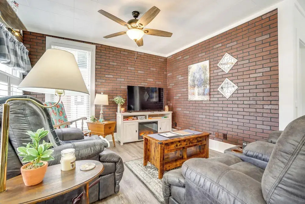 Quaint Mt Vernon Cottage Near Historic Dtwn!