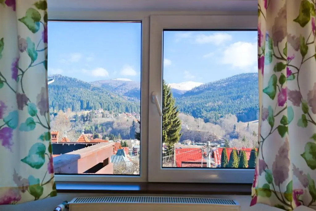 AmurguluiBnB 3 Rooms Apartment with Mountain View