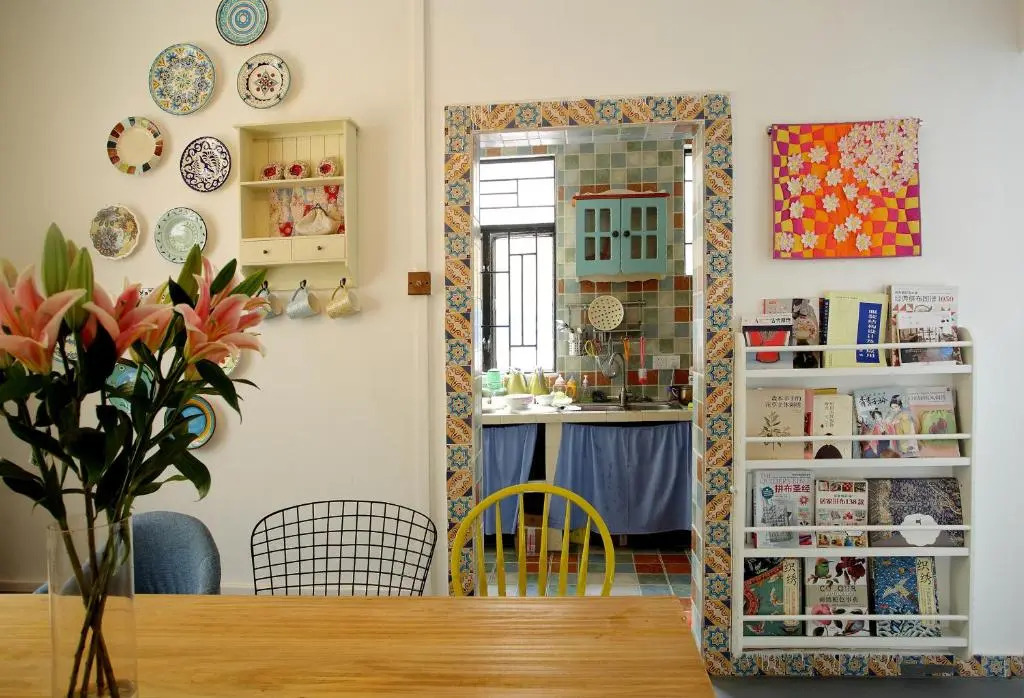April Sewing Country House