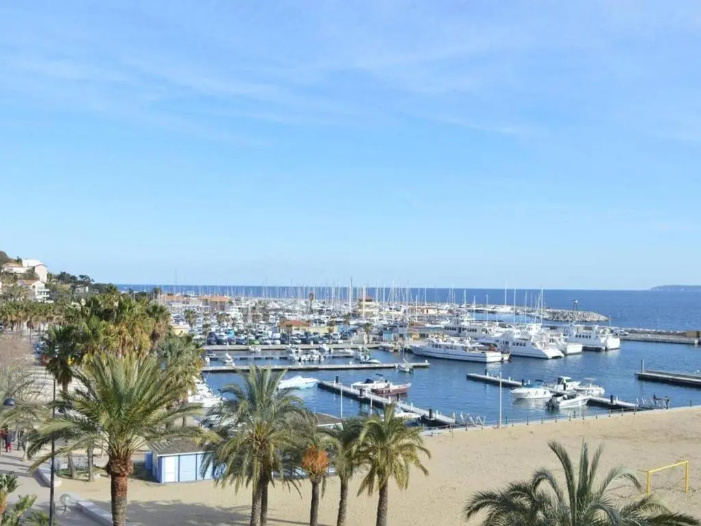 Appartement Le Lavandou, 2 pièces, 4 personnes - FR-1-251-376