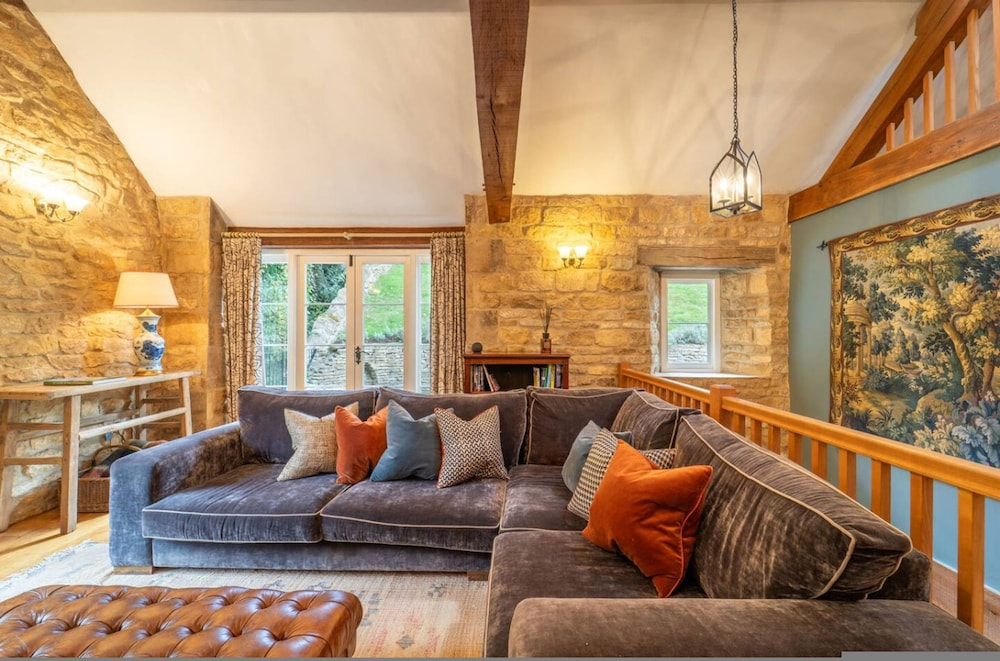 The Millstream 3 Bedroom in the Cotswolds