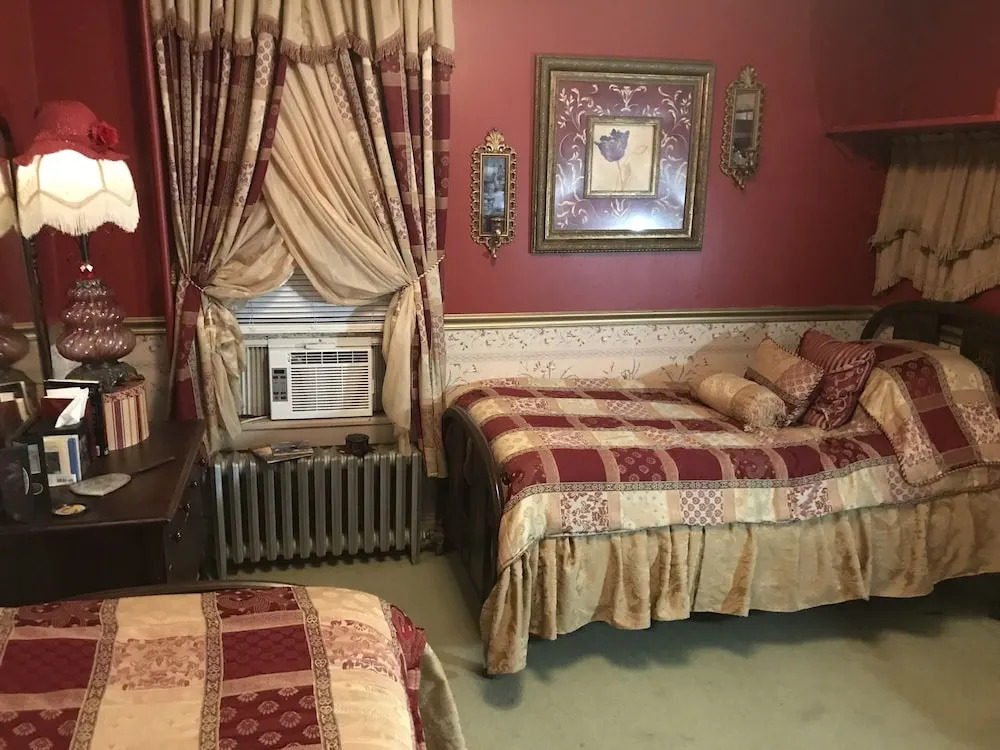 Armours Hotel & Spa