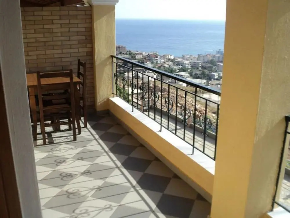 Apart-Hotel Llazari