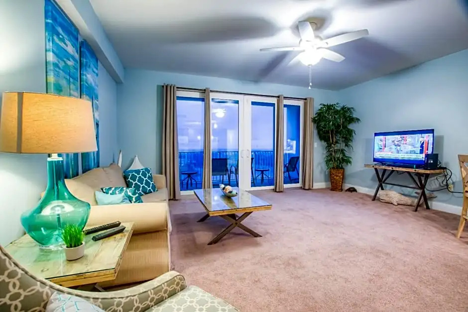 Laketown Wharf #638 by Nautical Properties