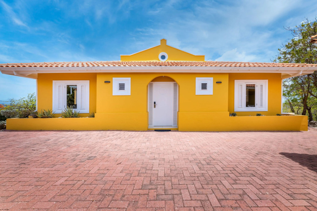 Perfect Villa at Famous Coral Estate - 5 min to the Beach