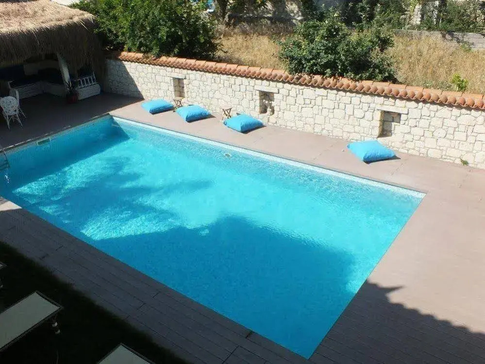 Nobela Hotel
