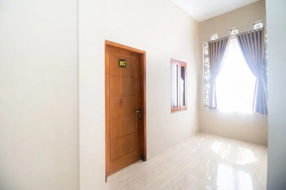 RedDoorz Syariah near Universitas 17 Agustus Banyuwangi