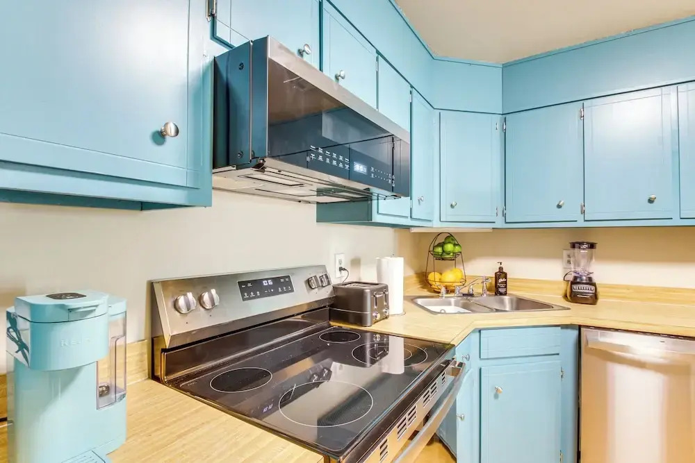 8 Mi to Beaches: Relaxing Retreat in Gulf Breeze