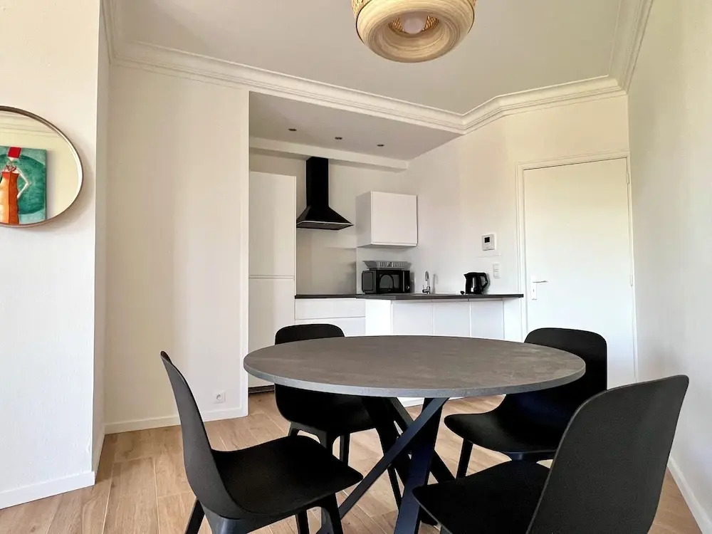 Cozy fully equipped center Liege for 4