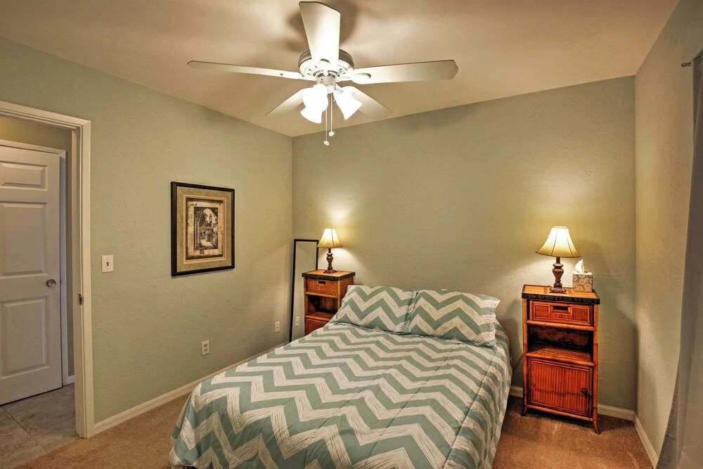 Pet-friendly Daytona Beach Home, Walk to the Ocean