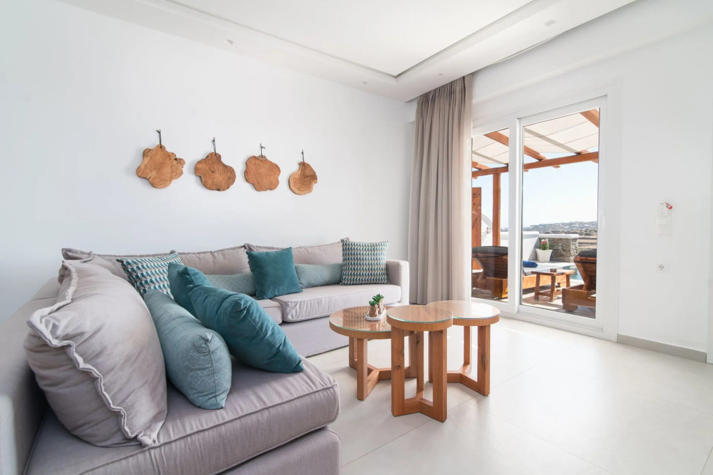 Evi Suites & Villas