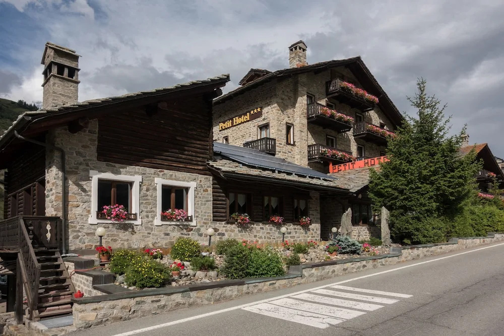 Petit Hotel