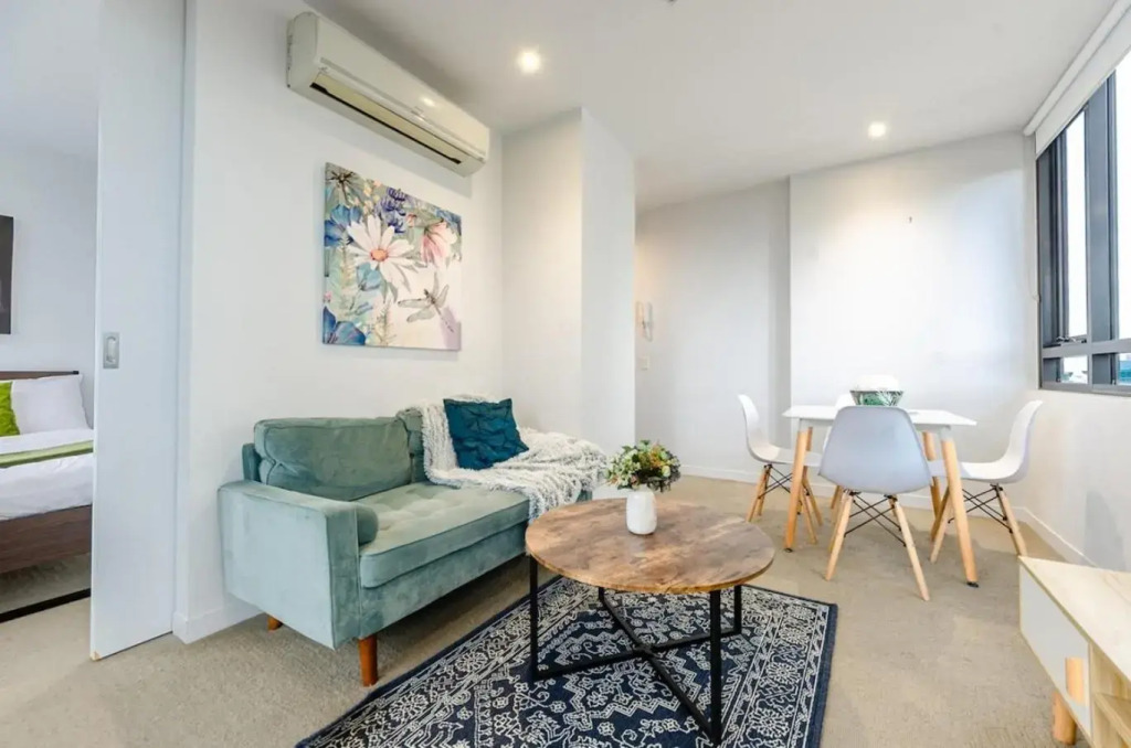 Best view 2BR1BA 40+floor in CBD+ Balcony +wifi