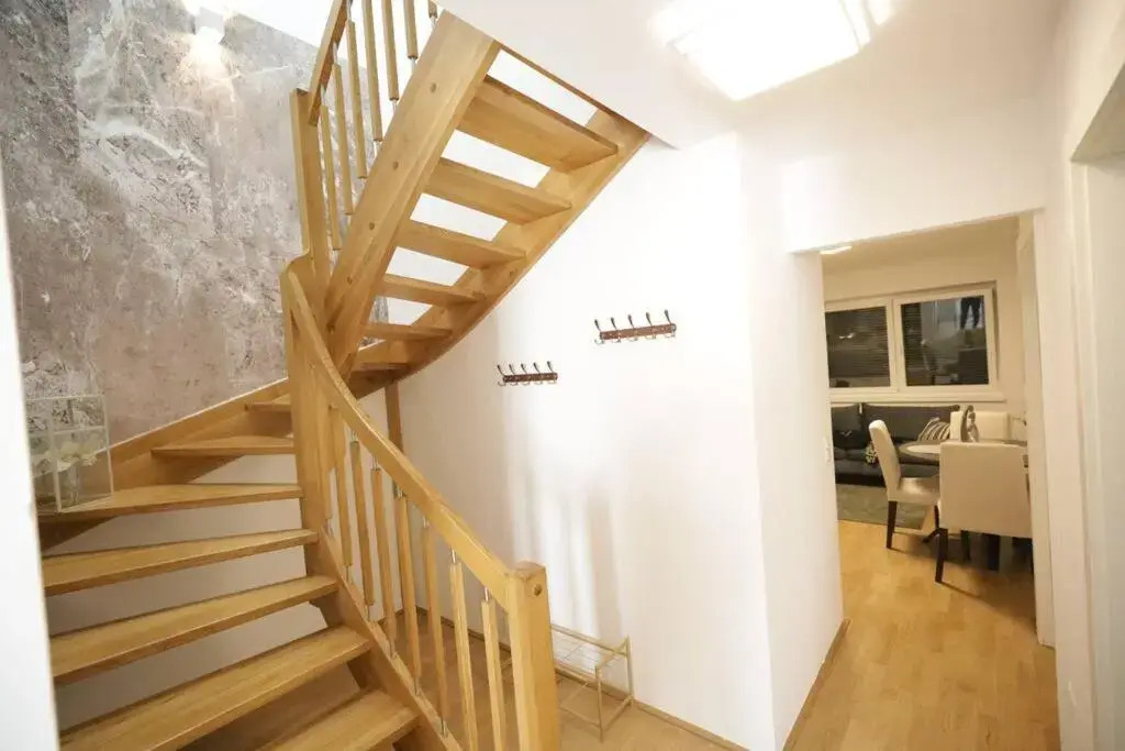 Charming Flat & Balcony near CentralStation Apt15