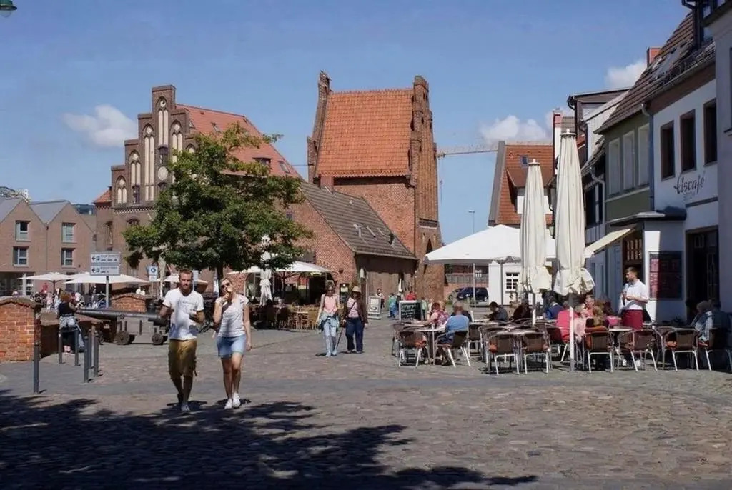 Am Wismarer Markt mit Balkon NEU! - ABC329