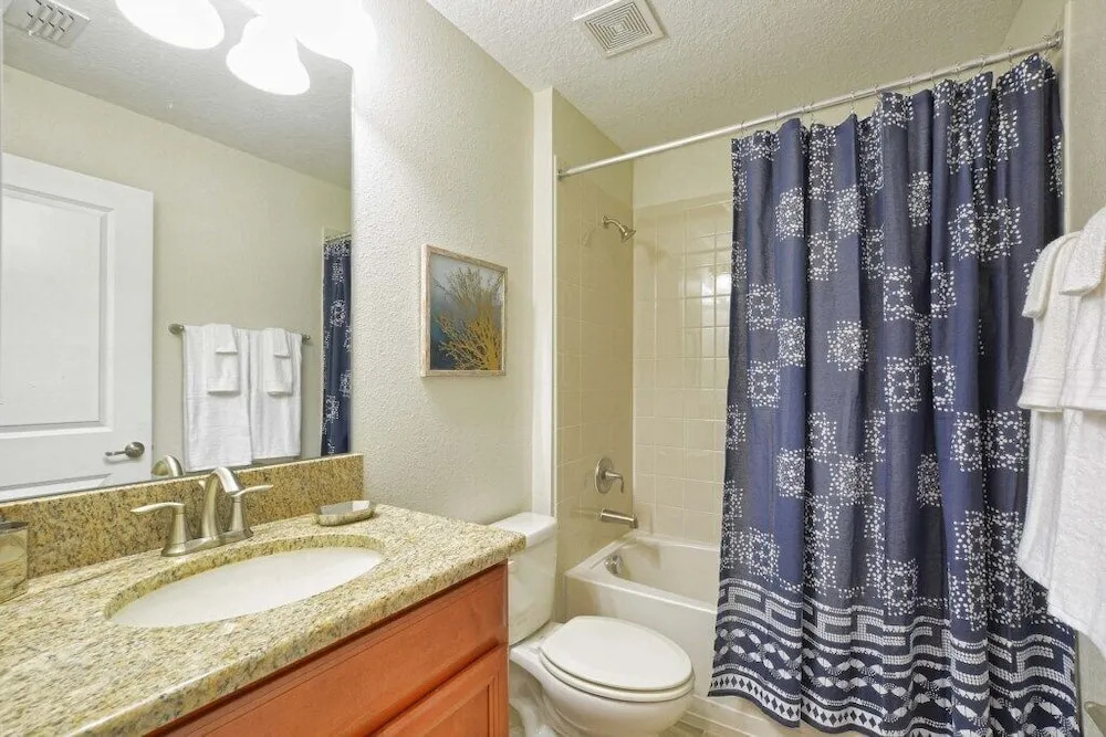 Storey Lake-5 Bedrooms home w/pool-1650ST