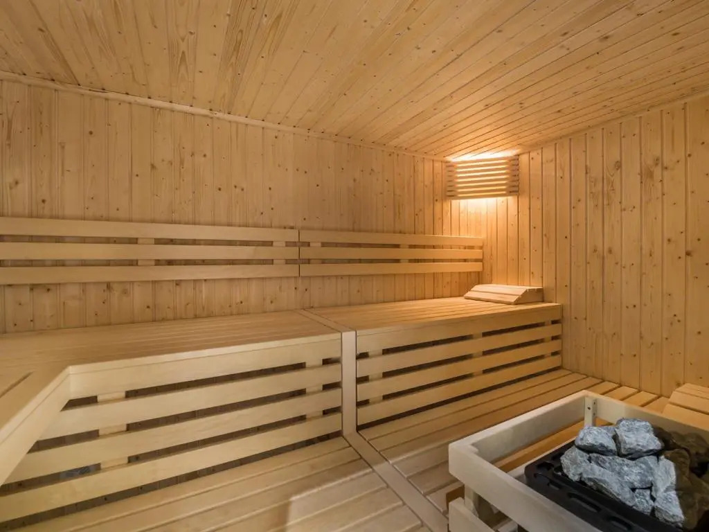 Chalet de luxe avec sauna à Courchevel - FR-1-563-89