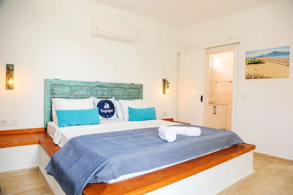 Calypso Lakeview Villas