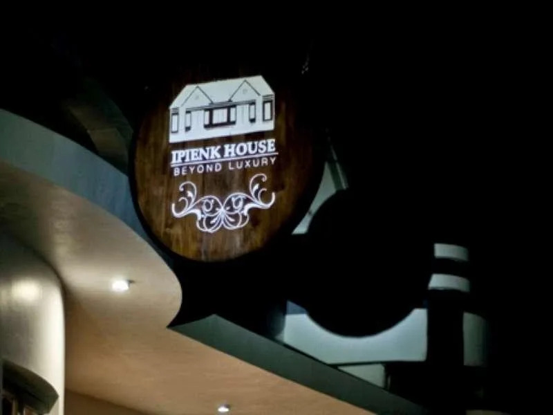 Ipienk House